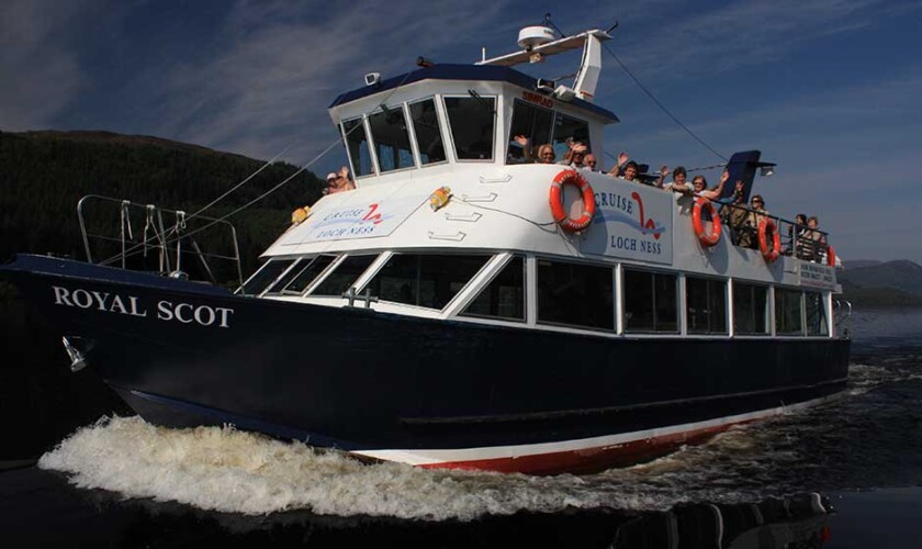Cruise on Loch Ness