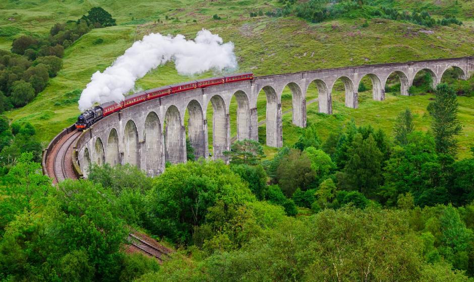 Glenfinnan Viaduct with Train Glenfinnan Viaduct with Train