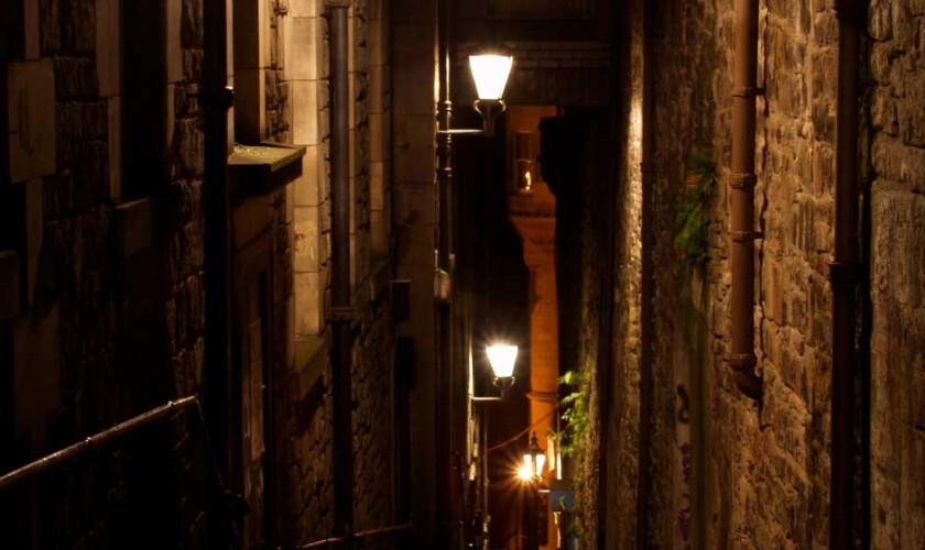 Edinburgh alley in the Old Town