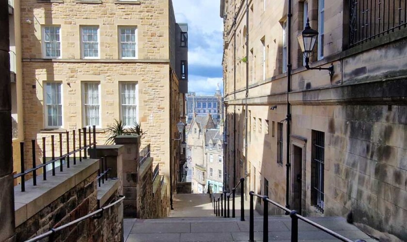 alleys of Edinburgh's Royal Mile during the tour