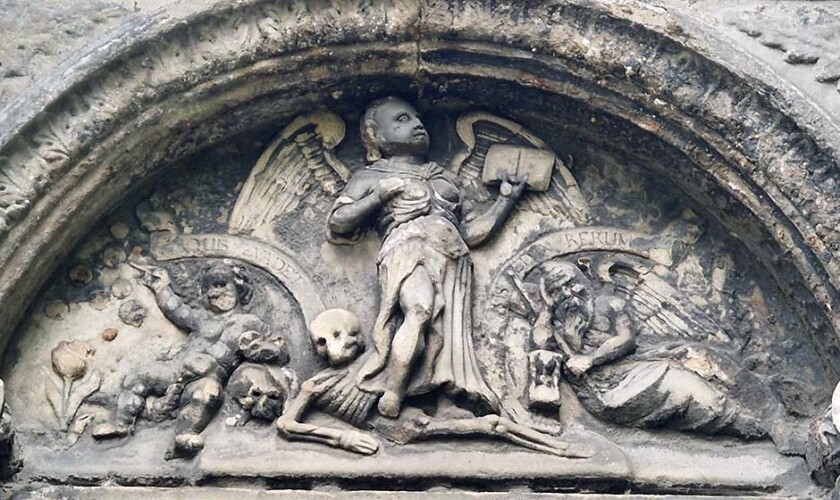 detail of a cemetery tomb seen during the tour