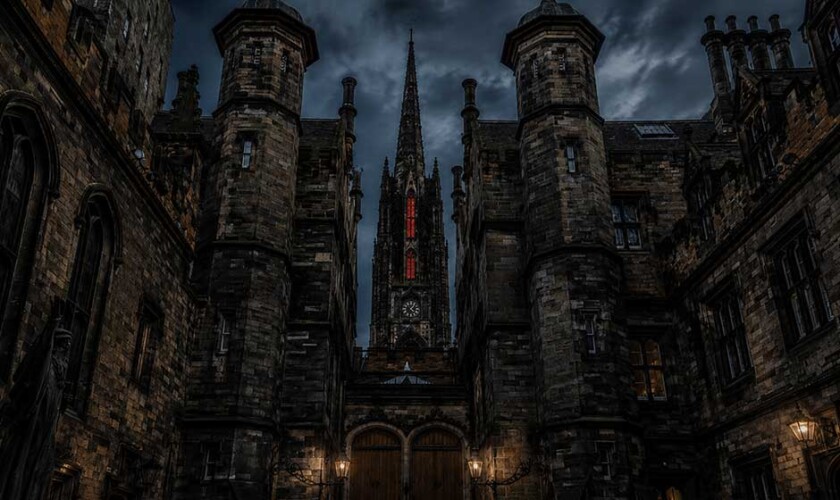 Edinburgh ghosts tour at night