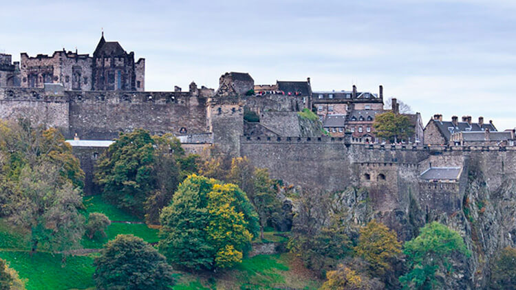 Edinburgh castle from Princes Street