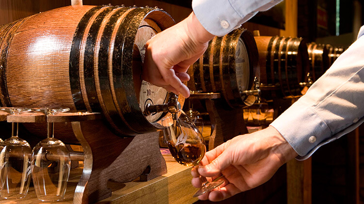 whisky-tasting