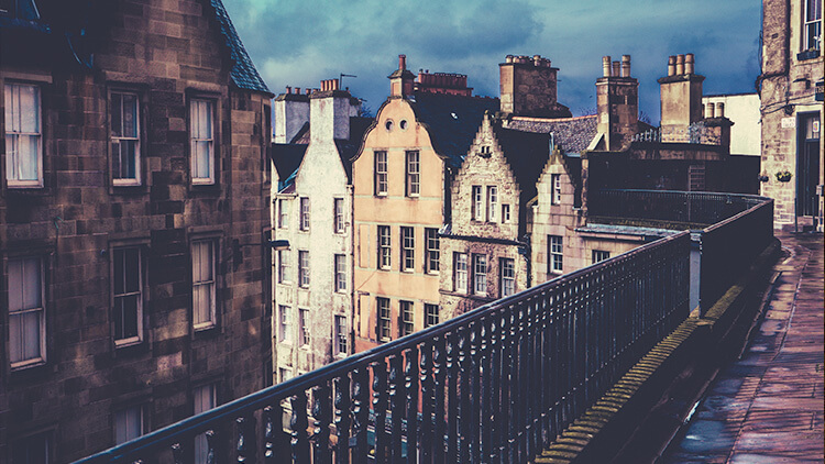 Victoria street - Edinburgh old town